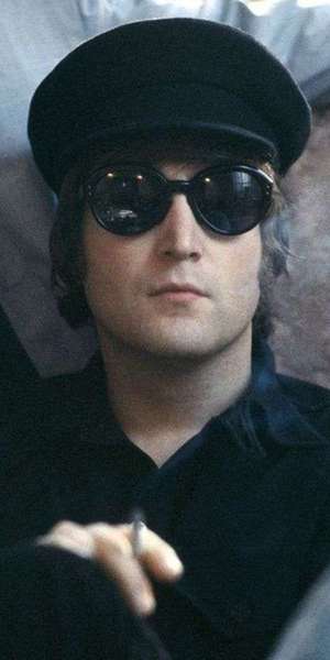 Tall_medium_ab_9_beatles_lennon